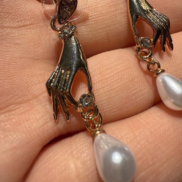 ANTHROPOLOGIE Golden Hand of God High Gloss crystal pearl earrings - Picture 7 of 9